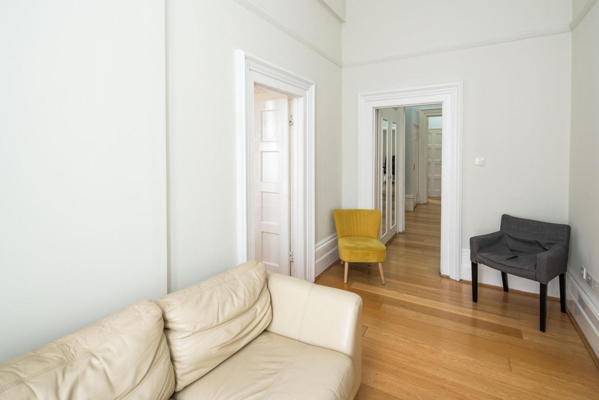 Apartamento Four Beds By The Station Londres Exterior foto