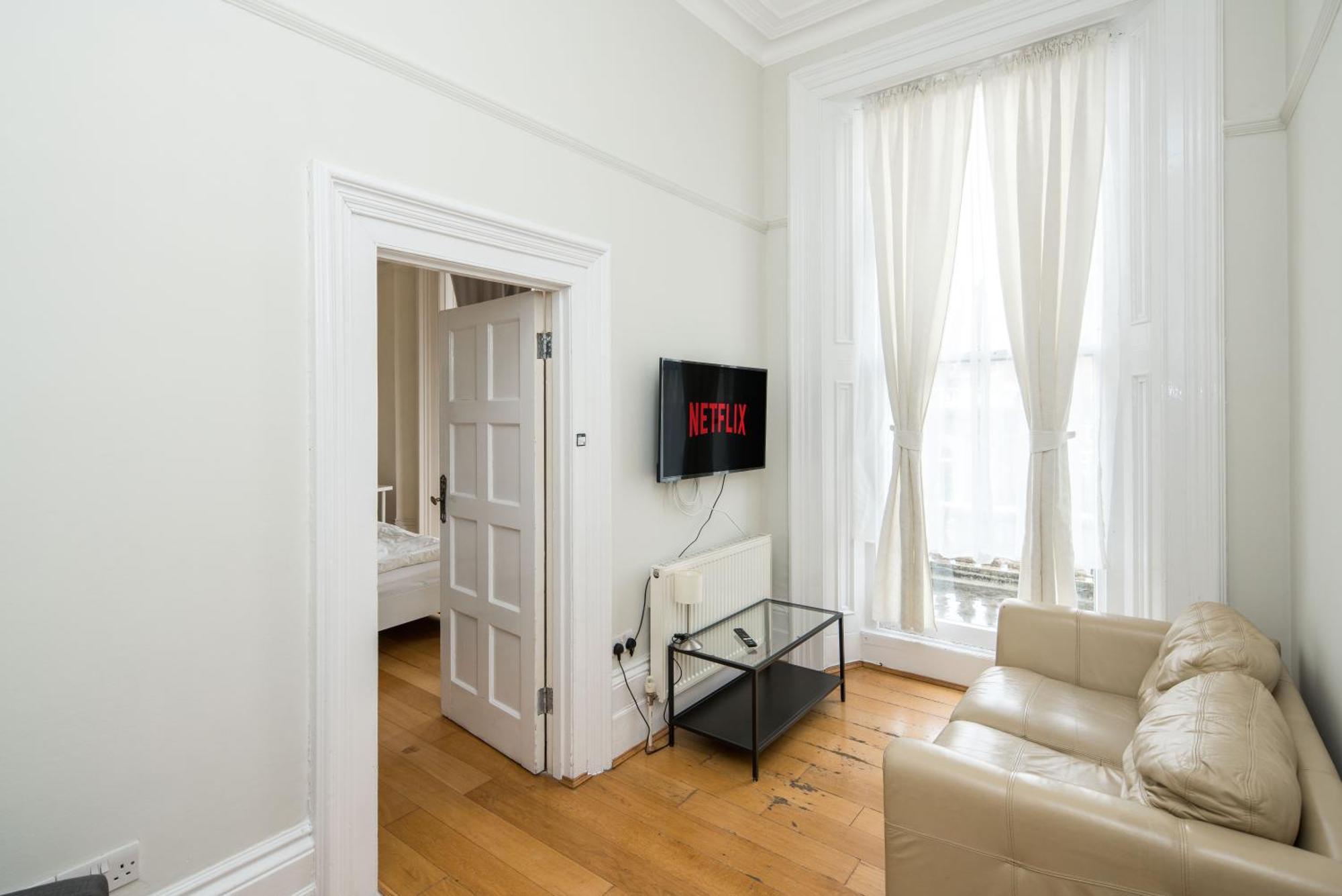 Apartamento Four Beds By The Station Londres Exterior foto