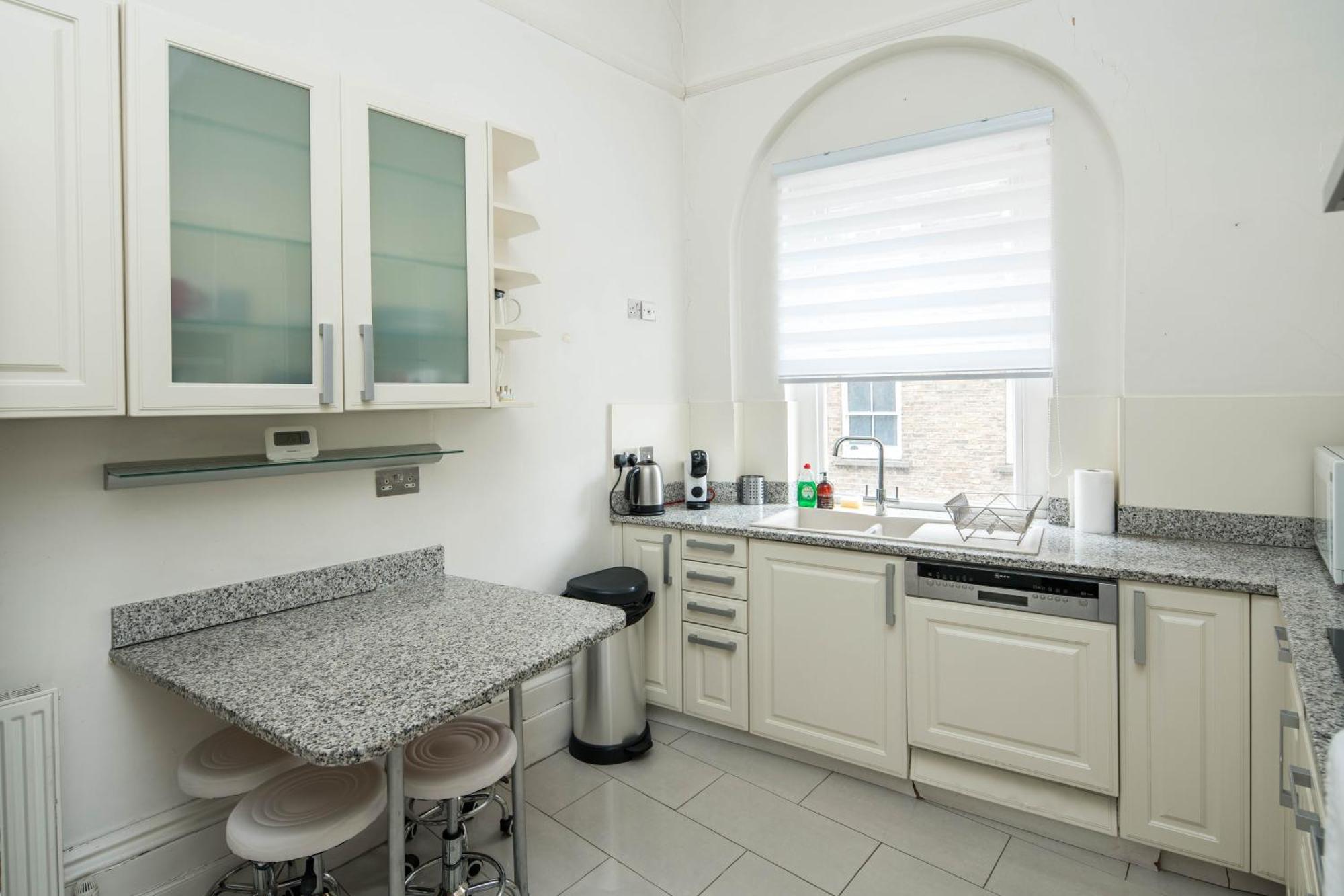 Apartamento Four Beds By The Station Londres Exterior foto
