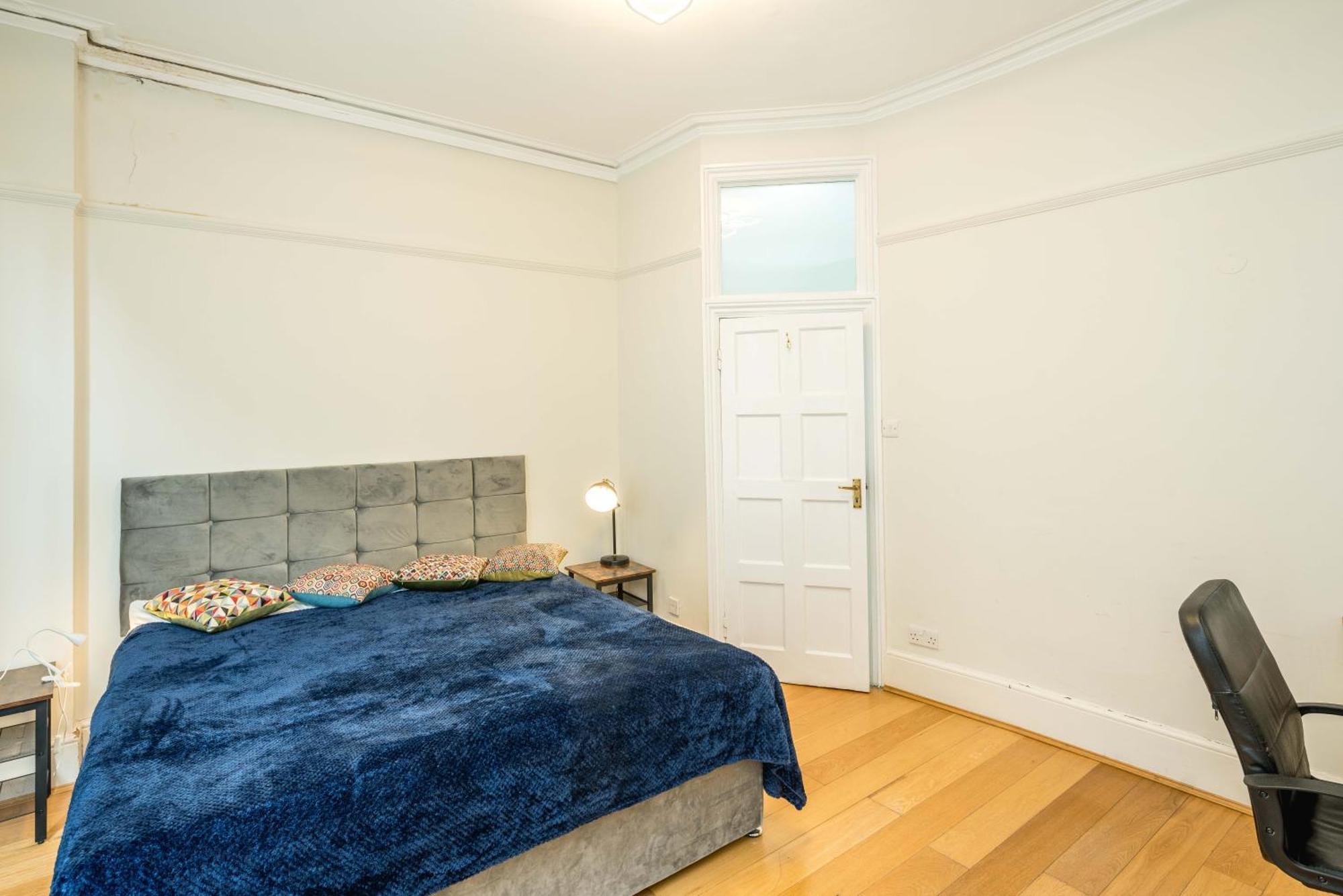 Apartamento Four Beds By The Station Londres Exterior foto