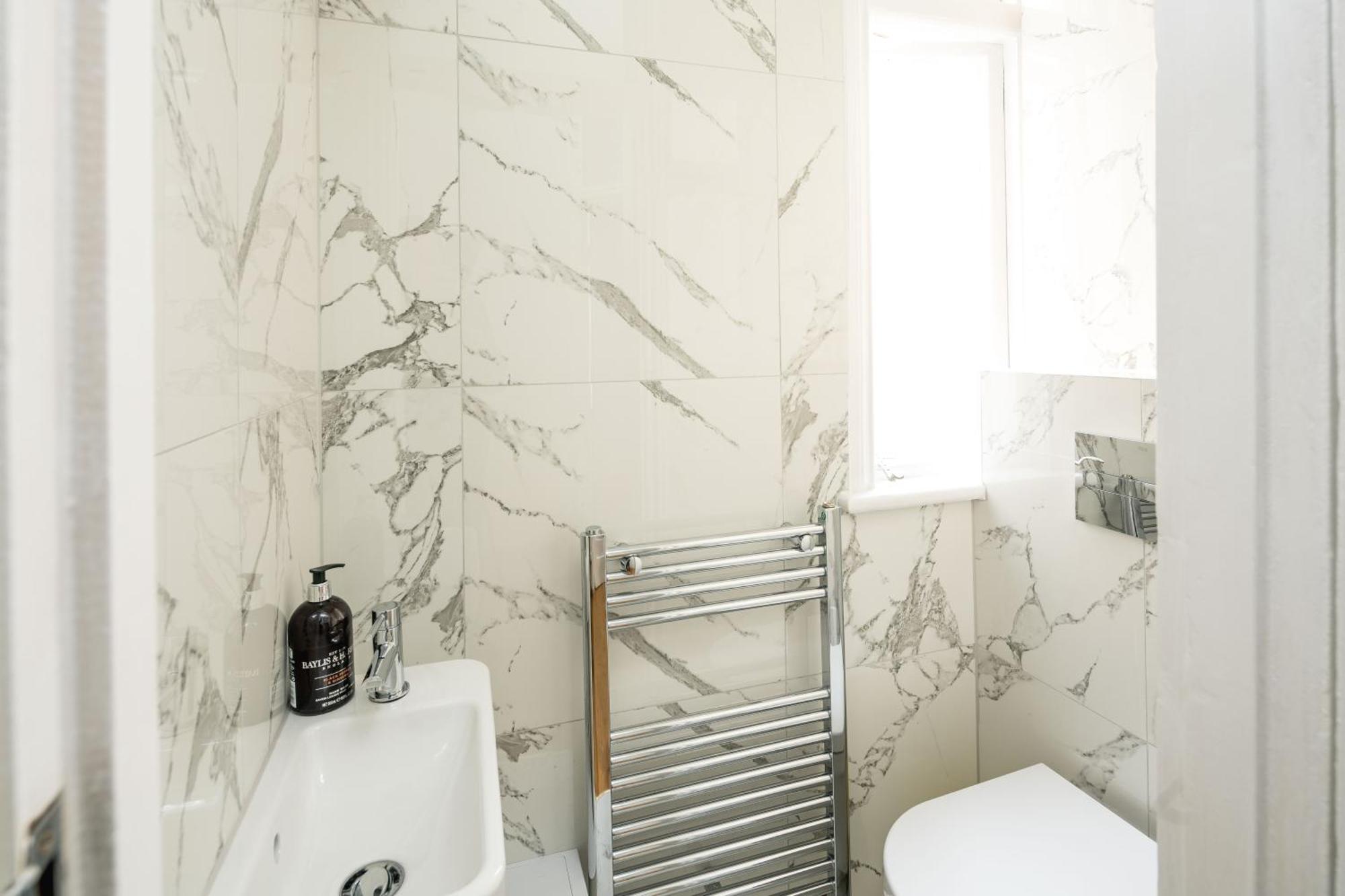 Apartamento Four Beds By The Station Londres Exterior foto