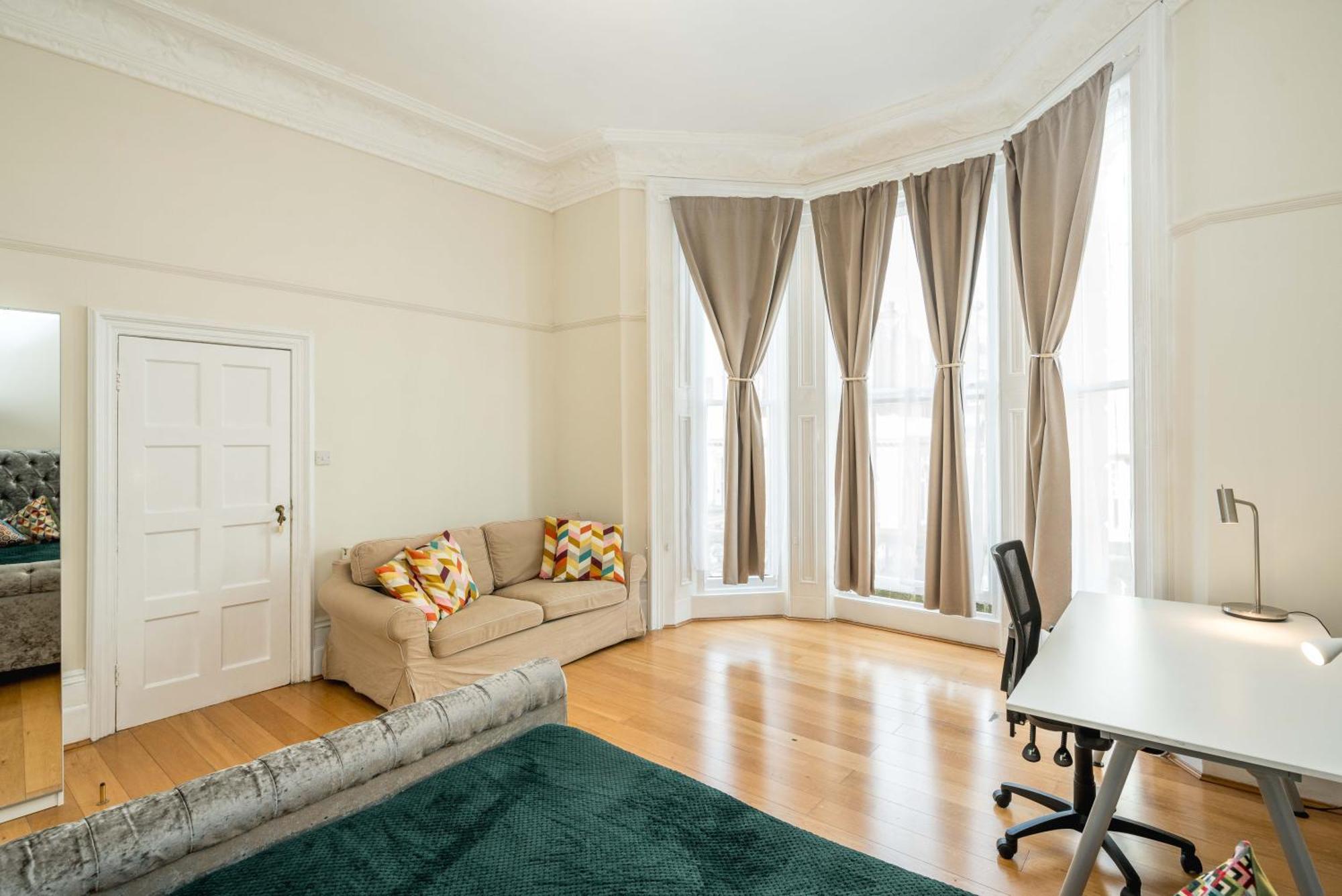 Apartamento Four Beds By The Station Londres Exterior foto
