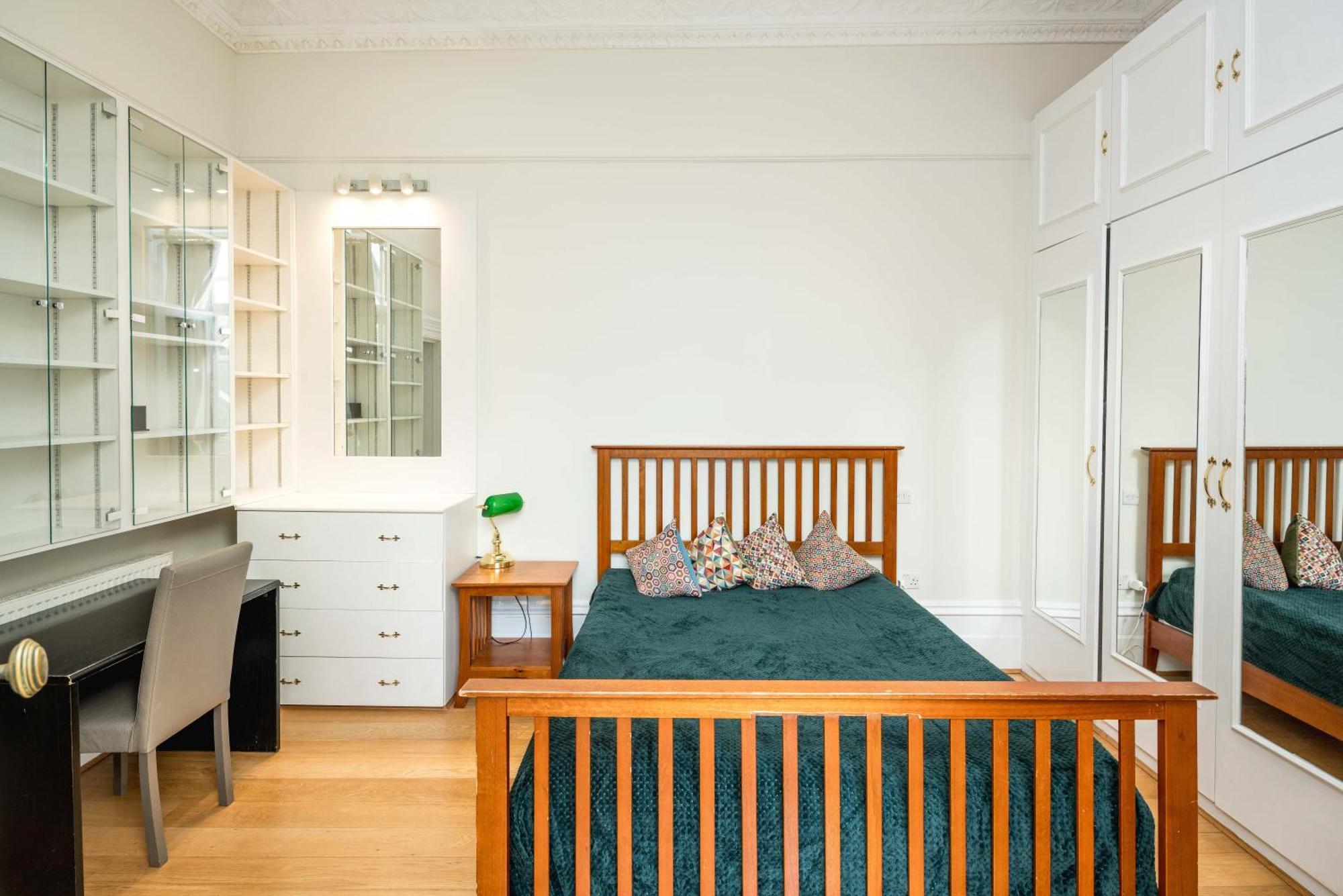 Apartamento Four Beds By The Station Londres Exterior foto